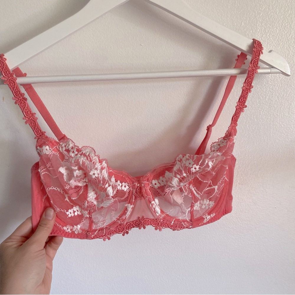 Barely worn! Matching Simone Pérèle bra and panty set in coral